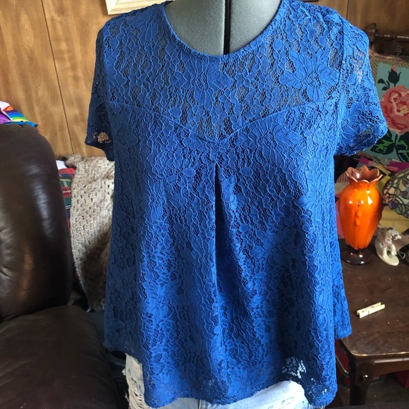 Monteau Lace Shirt - Picture 2 of 8